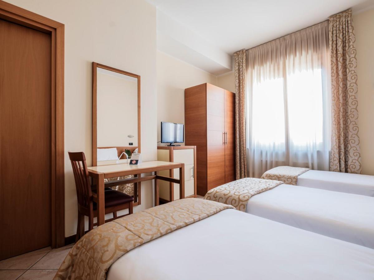 Hotel Lory Forli Exterior photo