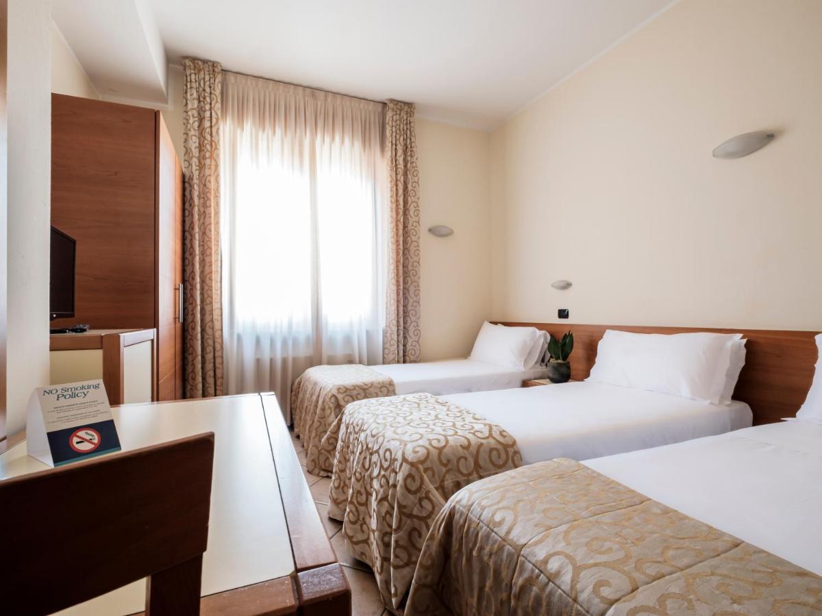 Hotel Lory Forli Exterior photo