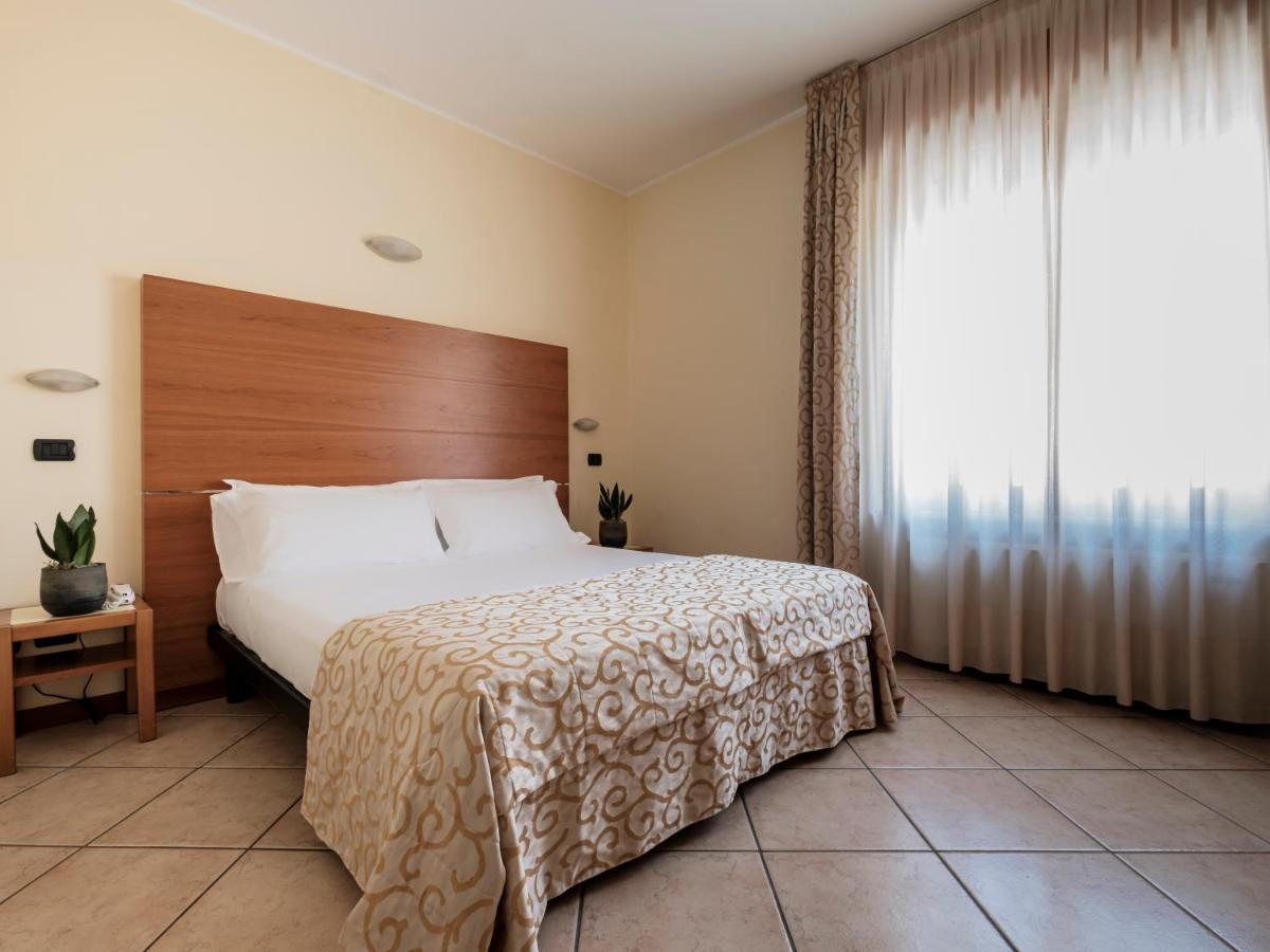 Hotel Lory Forli Exterior photo
