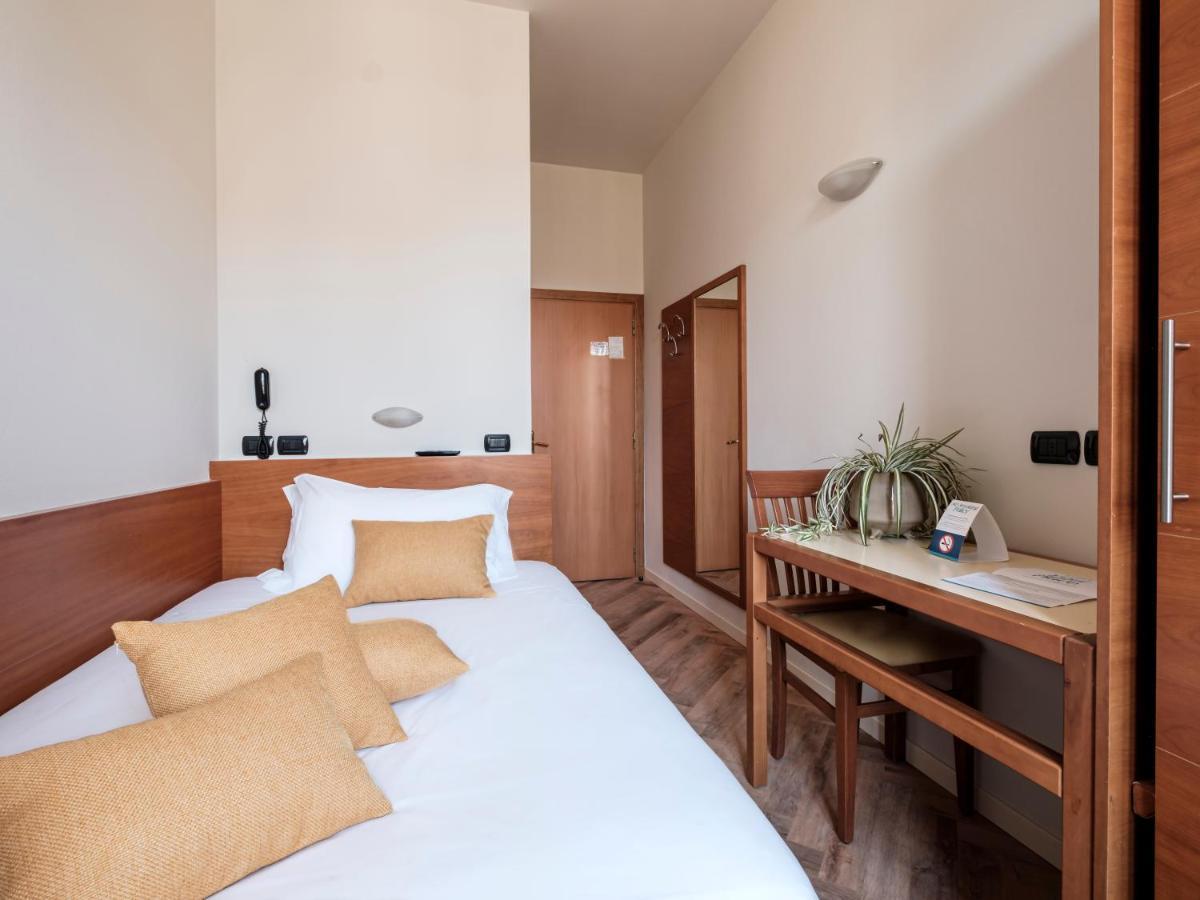 Hotel Lory Forli Exterior photo