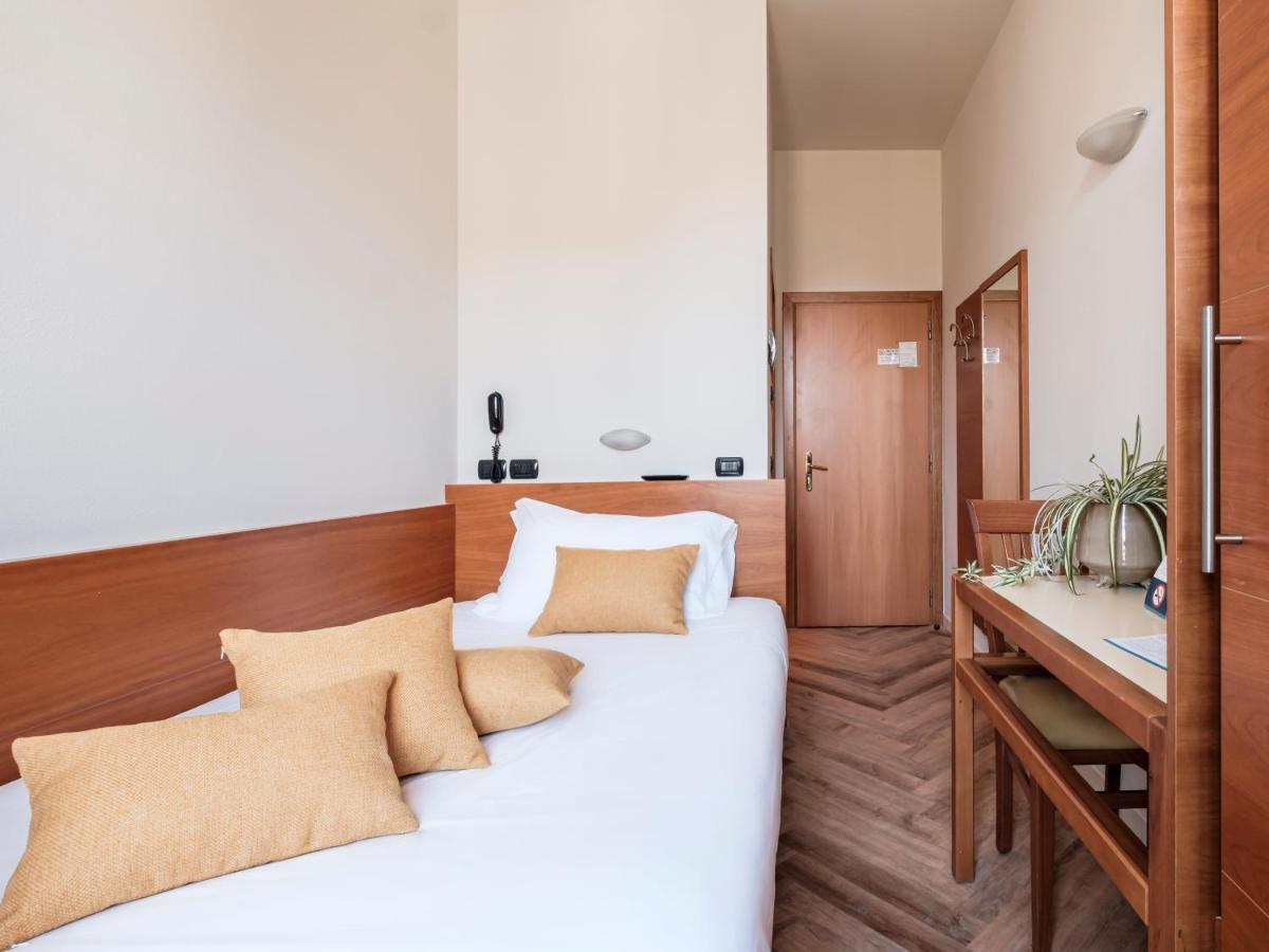 Hotel Lory Forli Exterior photo